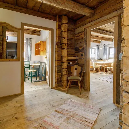 Almdorf Hochlienz, Alm 20 Apartment *