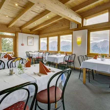 On Zettersfeld With Dolomite Views Apartment