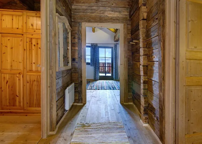 On Zettersfeld With Dolomite Views דירה