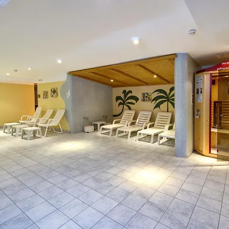 On Zettersfeld With Dolomite Views Obernussdorf